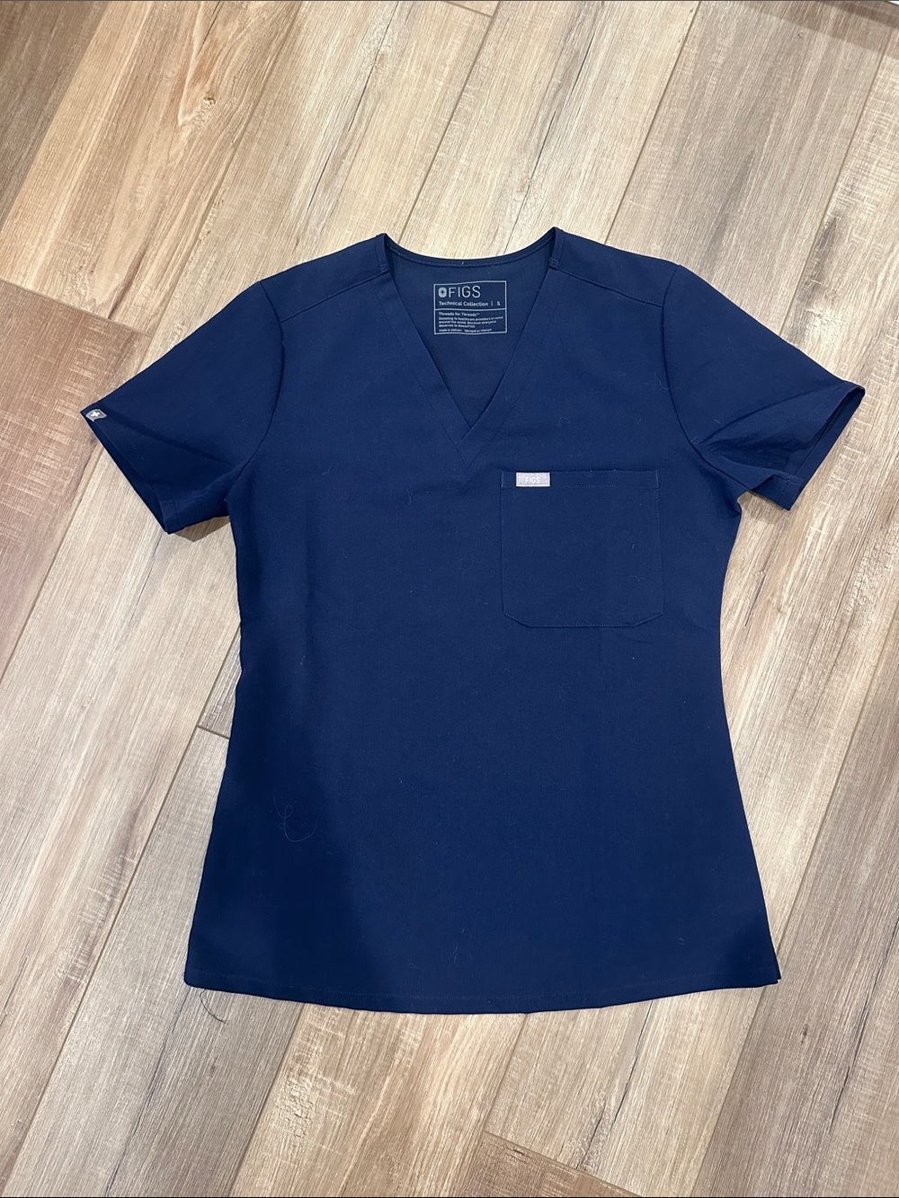 Figs Navy Blue V-Neck Scrub Top size small